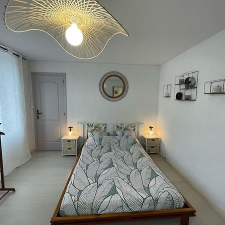 Appartement Chaleureux Au Calme Proche Du Chateau Mauleon Buitenkant foto